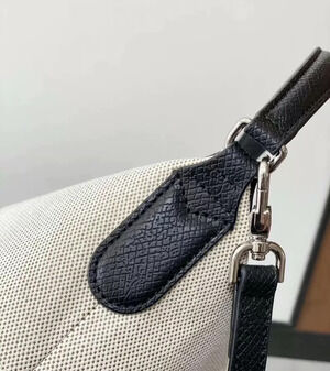 LONGCHAMP Compact Shoulder Bag